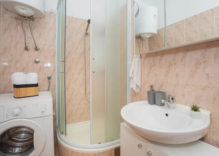 דירה Downtown Danica שיבניק